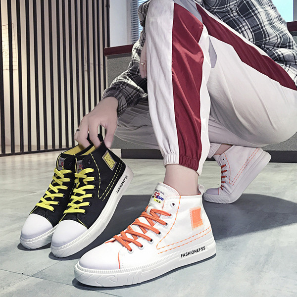 Meeste vabaaja tossud ja lame paeltega tald