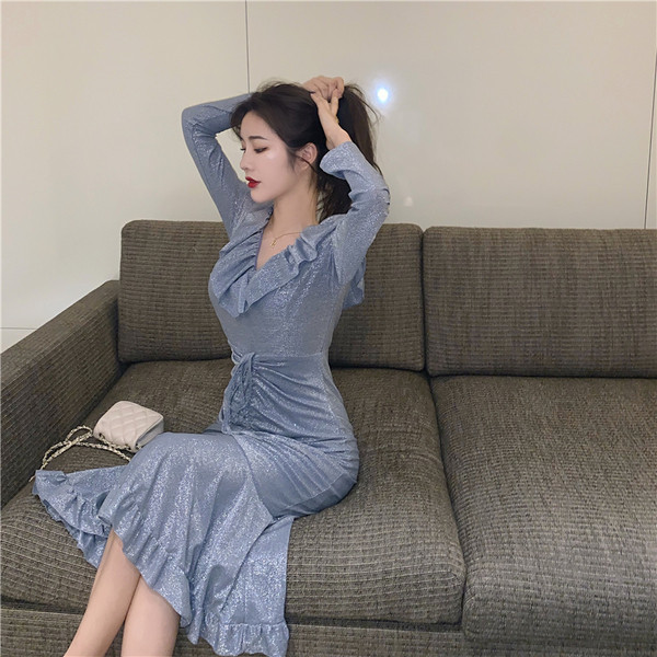 Sinine retro naiste kleit spits-kaelusega ja volditud alläärega