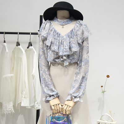 Modern női ing spitz nyakkivágással és virágmintával