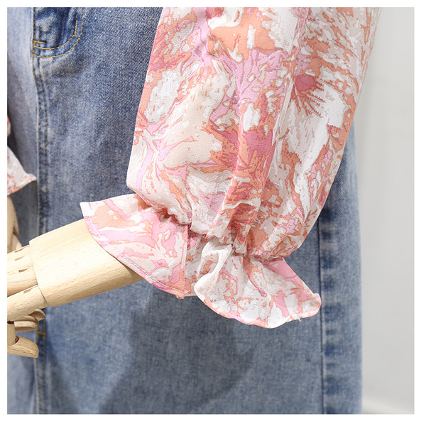 Modern női ing spitz nyakkivágással és virágmintával