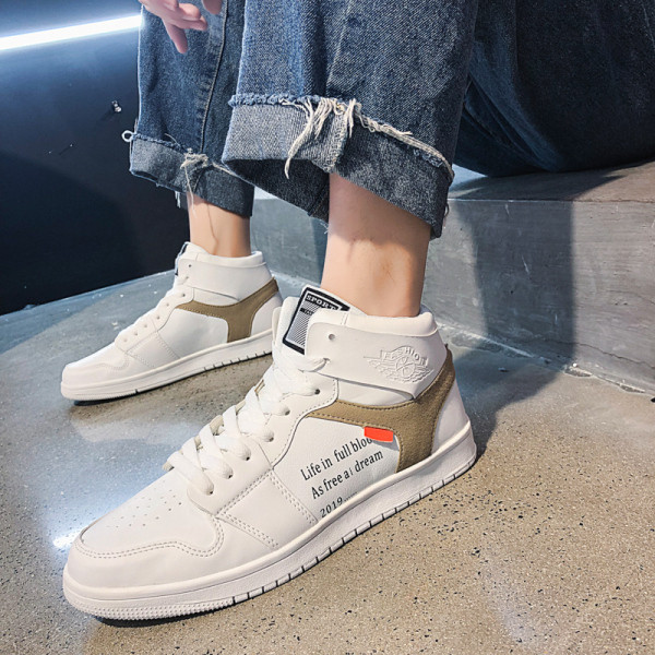 Öko-nahast valmistatud vabaaja meeste tossud paelte ja lameda tallaga