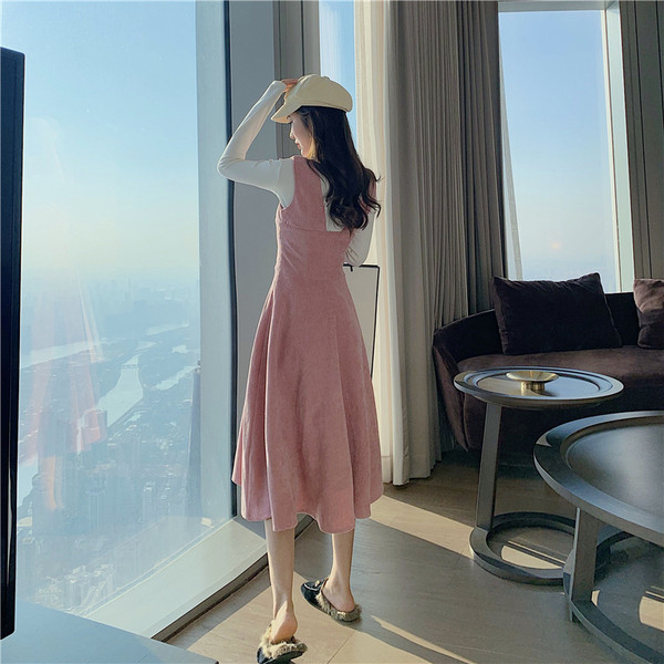 Retro naiste roosa velvetist kleit pikkade varrukate ja nööpidega