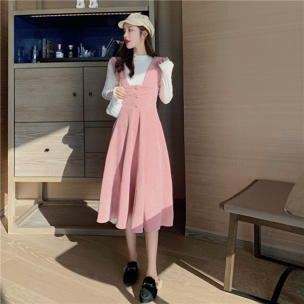 Retro naiste roosa velvetist kleit pikkade varrukate ja nööpidega