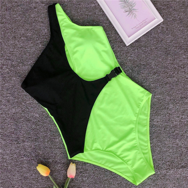 Terve ujumistrikoo ühe rihma ja väljalõigatud osaga