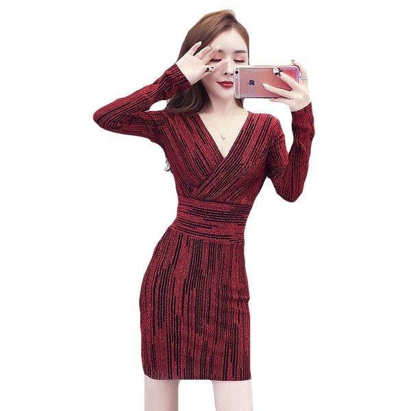 Lühike liibuv kleit V-kaelusega