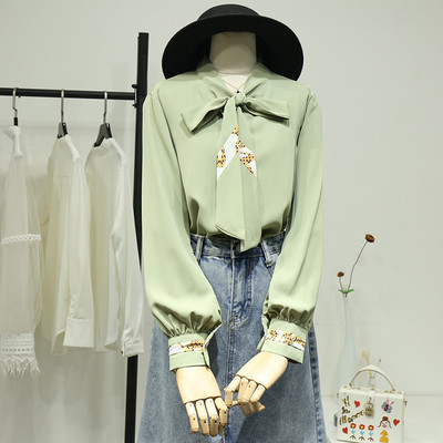 Moodne naiste särk paela, mustri ja pikkade varrukatega