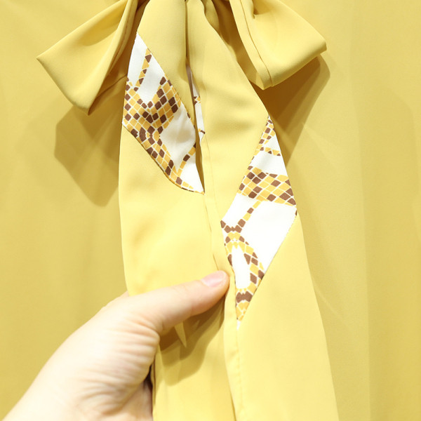 Moodne naiste särk paela, mustri ja pikkade varrukatega