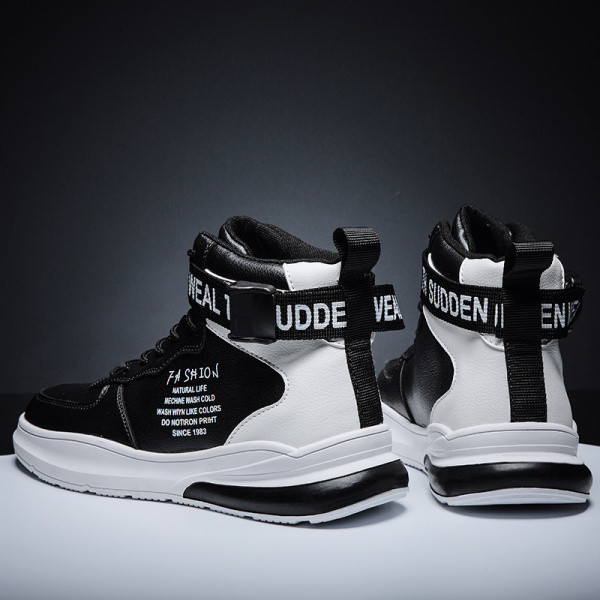 Stiilsed kirjaga, lameda talla ja paeltega kinnitusega meeste tossud