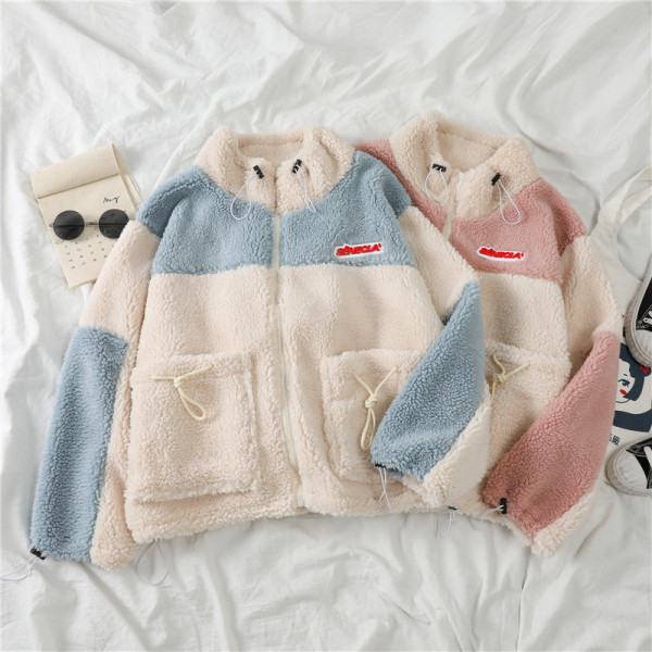 Плюшено дамско яке с висока яка, джобове и цип