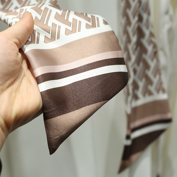 Uue mudeli lipsu ja pikkade varrukatega naiste särk