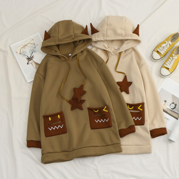 Naiste talvepikk dressipluus kapuutsi, taskute ja 3D elementidega