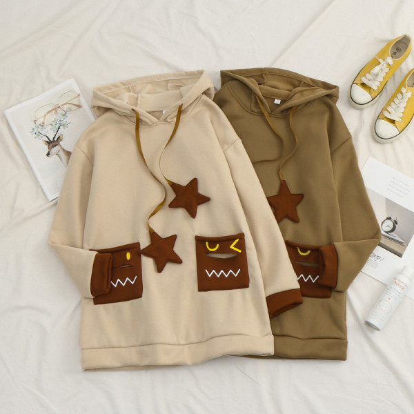 Naiste talvepikk dressipluus kapuutsi, taskute ja 3D elementidega