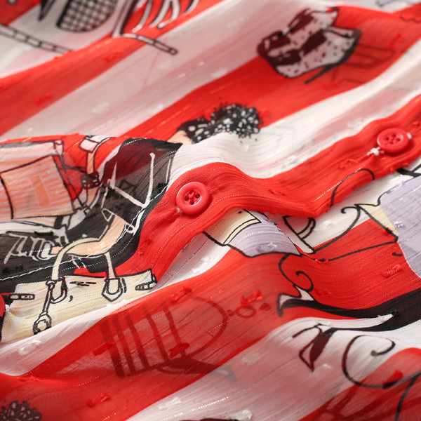 Klassikalise krae ja aplikatsiooniga värviline naiste triibuline särk