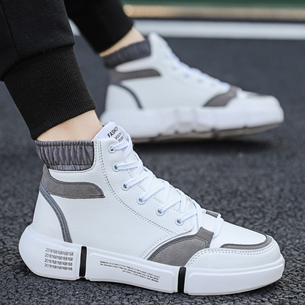 Alkalmi férfi tornacipő lekerekített modell fűzővel és lapos talppal