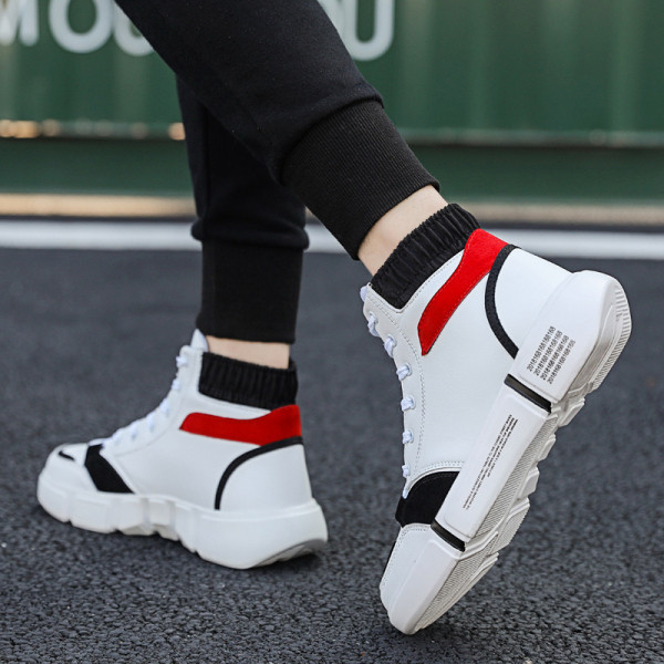 Alkalmi férfi tornacipő lekerekített modell fűzővel és lapos talppal