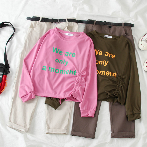 Naiste igapäevane kaheosaline komplekt - pluus kirjaga ja püksid vööga