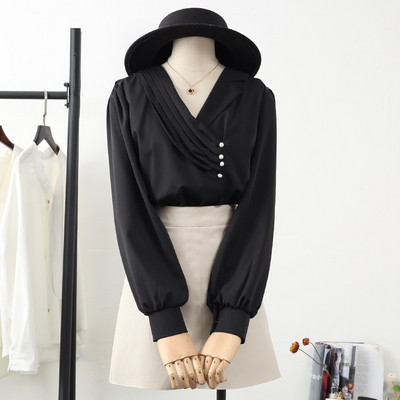 Moodne naiste šifoonist särk spitsikaelusega, nööpide ja pikkade varrukatega - retro stiilis