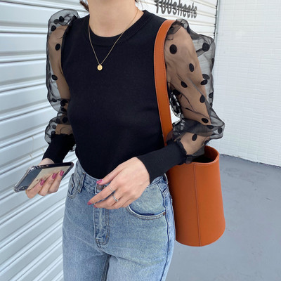 Naiste moodne pitsavarrukatega kevadpluus