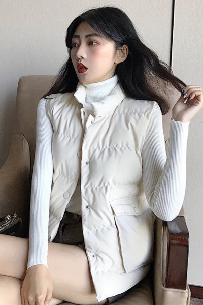 Naiste vabaaja vest nööpide ja suurte taskutega - lai mudel