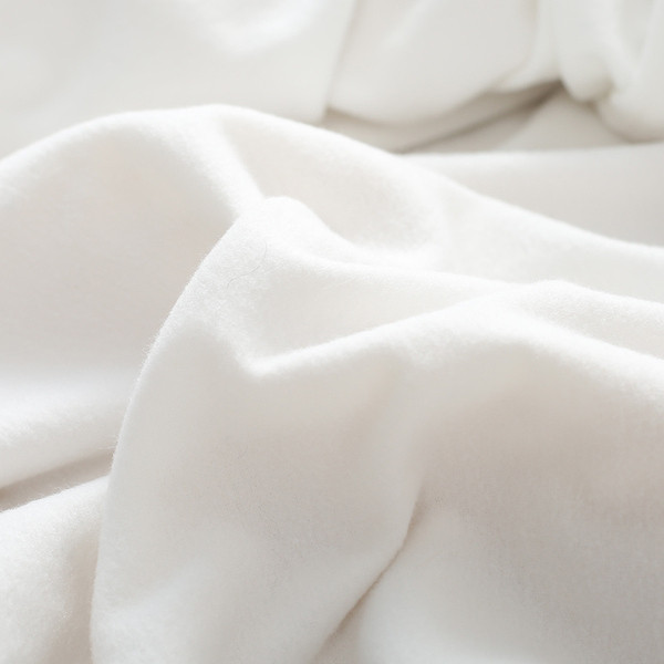 Naiste vabaaja kleit madala kraega ja pikkade varrukatega - väljalõikega mudel