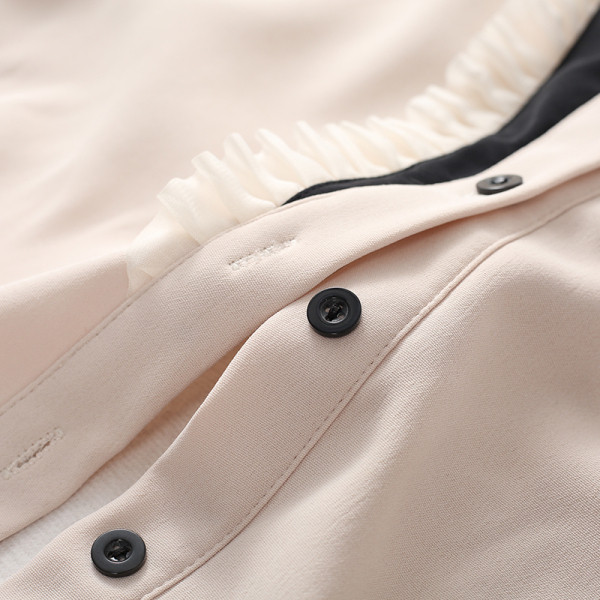 Modern női ing kerek nyakkivágással, gombokkal és hosszú ujjakkal