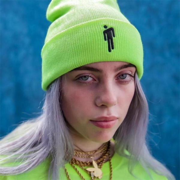 Rudens-žiemos megzta kepurė su Billie Eilish logotipu