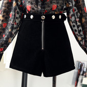 Дамски къси панталони с копчета,цип и висока талия от кадифе