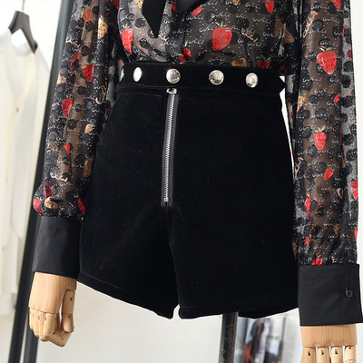 Дамски къси панталони с копчета,цип и висока талия от кадифе