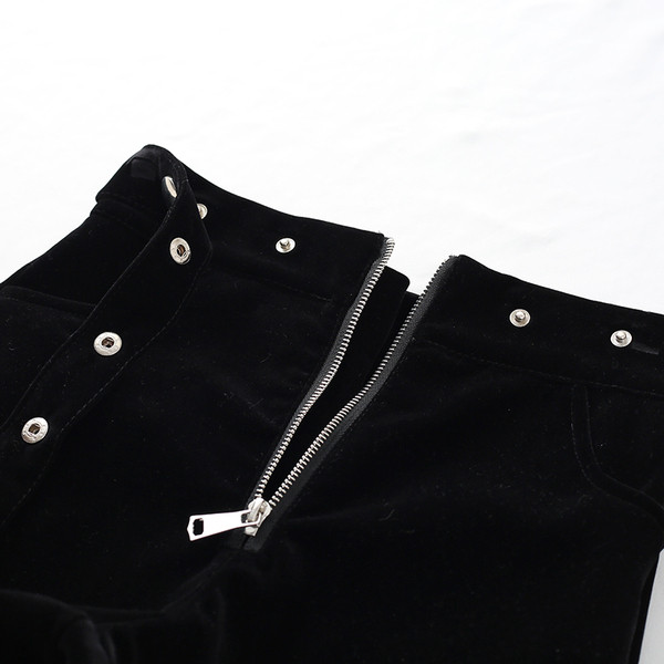 Дамски къси панталони с копчета,цип и висока талия от кадифе