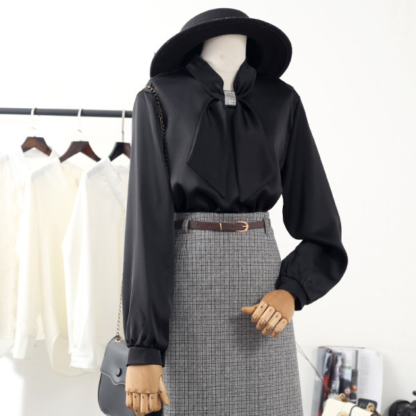 Naiste pikkade varrukatega satiinsärk - retro stiilis