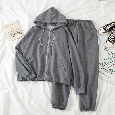 Puhas kaheosaline spordikomplekt - kapuutsiga dressipluus ja püksid