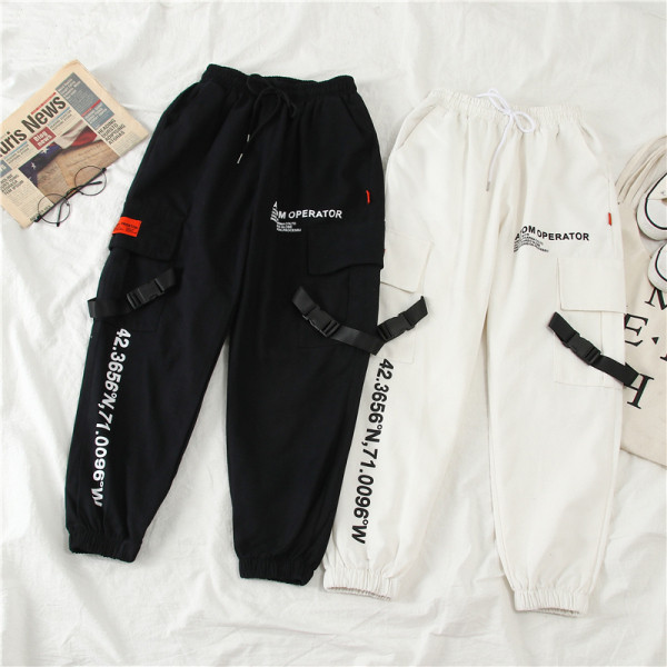 Γυναικείο σπορ παντελόνι με ψηλή μέση και τσέπες και γράμματα