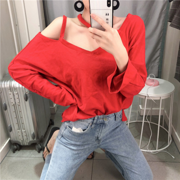 Naiste vabaaja pluus spitsikaelusega, allakäivate varrukate ja väljalõigetega