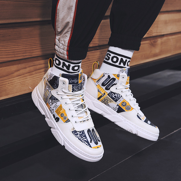 Uus mudel värvilise mustriga ja paeltega meeste tossud