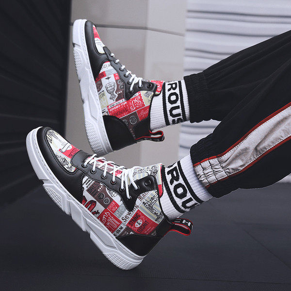 Uus mudel värvilise mustriga ja paeltega meeste tossud