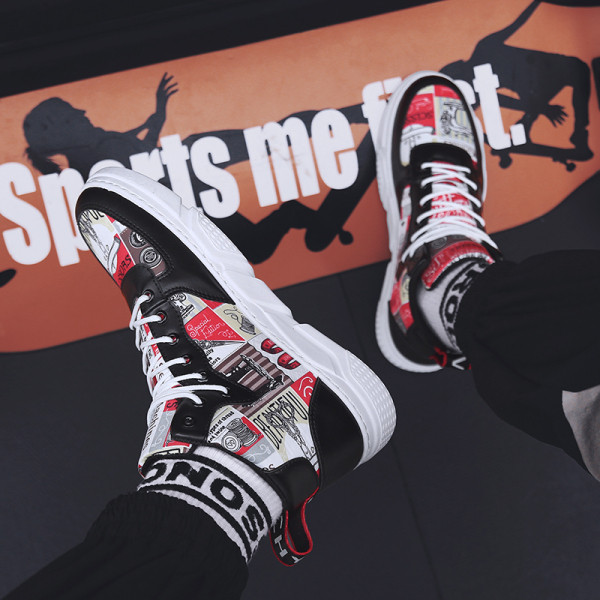 Uus mudel värvilise mustriga ja paeltega meeste tossud