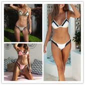 Modern kétrészes fürdőruha háromszög alakú felsővel és hálóval