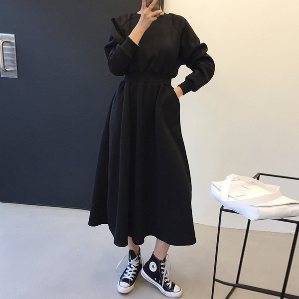 Naiste sügis-talvine vabaajakleidi vikerkaaremudel elastse vöökohaga