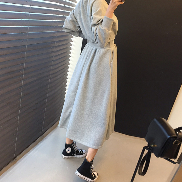 Naiste sügis-talvine vabaajakleidi vikerkaaremudel elastse vöökohaga