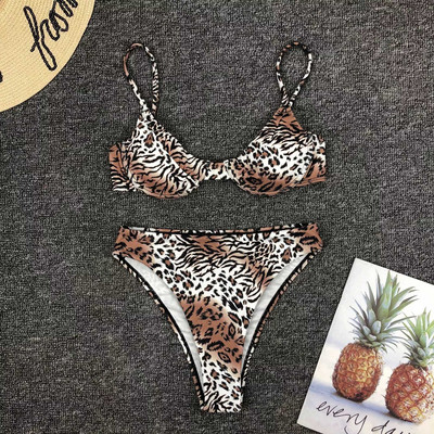 Kétrészes fürdőruha leopárd mintával, magas derékkal