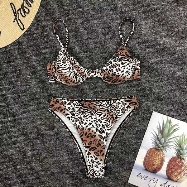 Kétrészes fürdőruha leopárd mintával, magas derékkal
