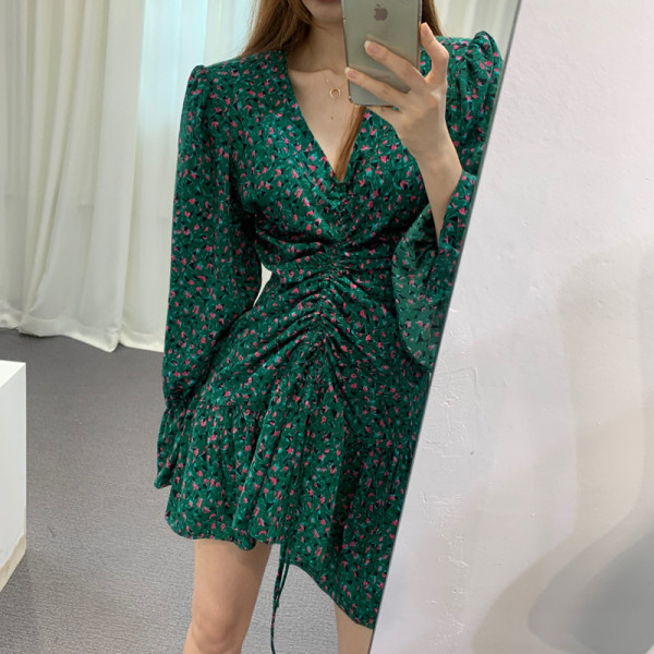 Дамска модерна рокля с шпиц деколте асиметричен модел с флорален мотив 