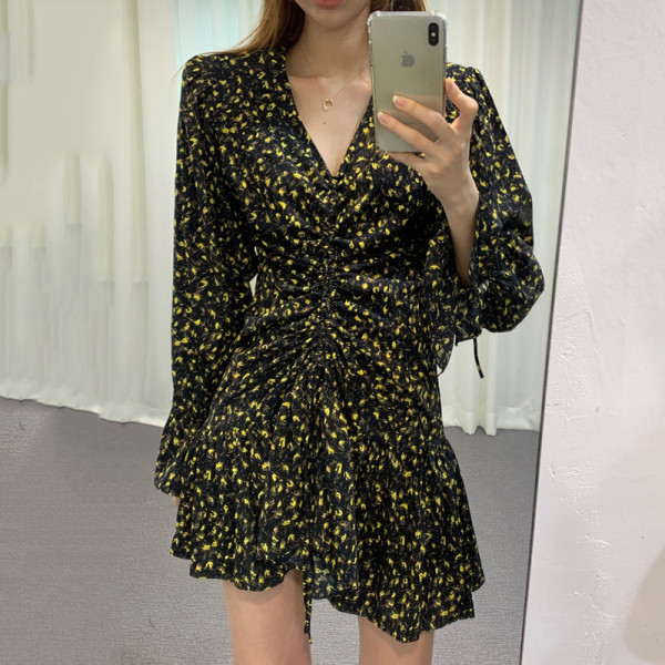 Дамска модерна рокля с шпиц деколте асиметричен модел с флорален мотив 