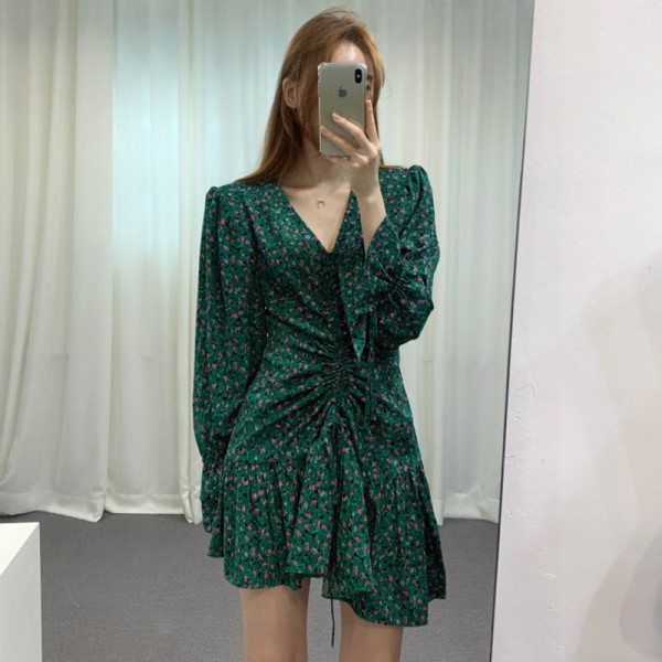 Дамска модерна рокля с шпиц деколте асиметричен модел с флорален мотив 