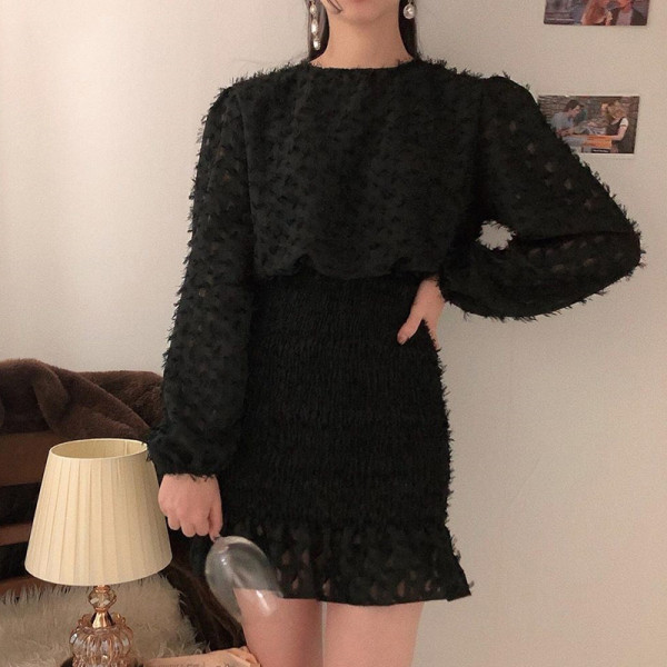 Дамска рокля с дълъг ръкав и еластична талия 