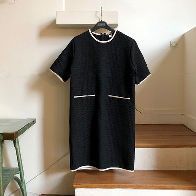 ÚJ Modern női őszi ruha rövid ujjú szabad modellel