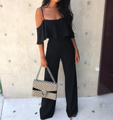 Peenikeste rihmade ja kandilise kaelusega stiilsed naiste kombinesoonid