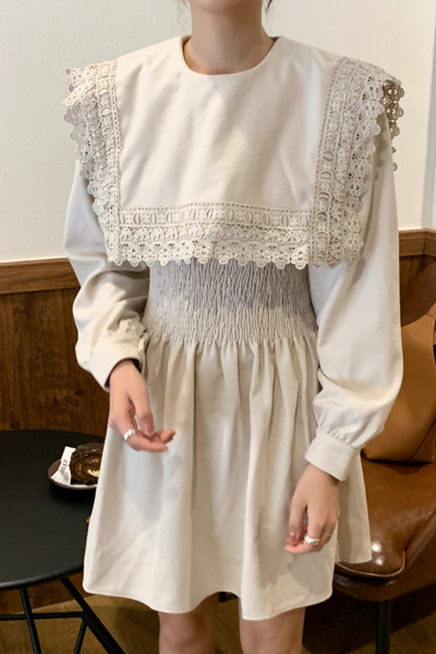 Retro stiilis elastse vöökohaga naiste kleit - lõikega mudel