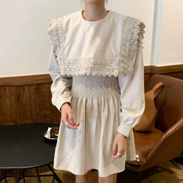 Retro stiilis elastse vöökohaga naiste kleit - lõikega mudel