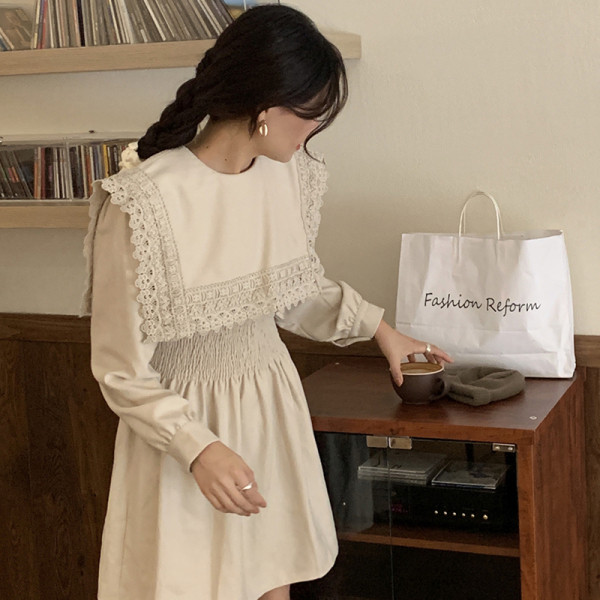 Retro stiilis elastse vöökohaga naiste kleit - lõikega mudel